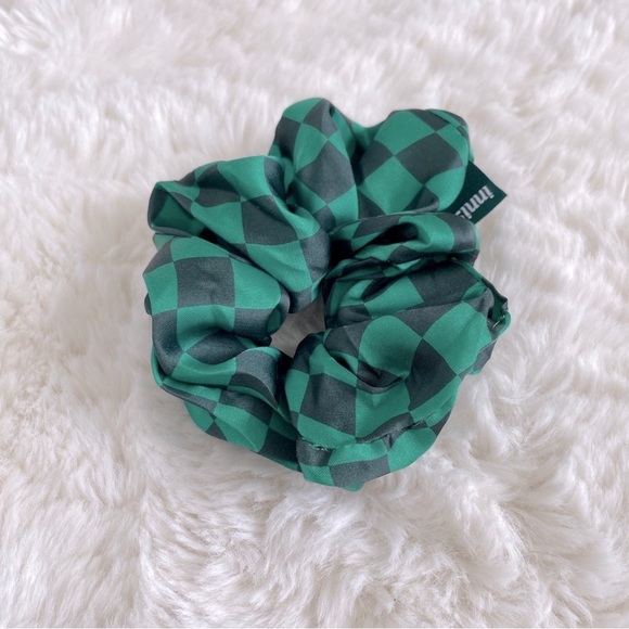 Innisfree Scrunchie - Picture 2 of 2